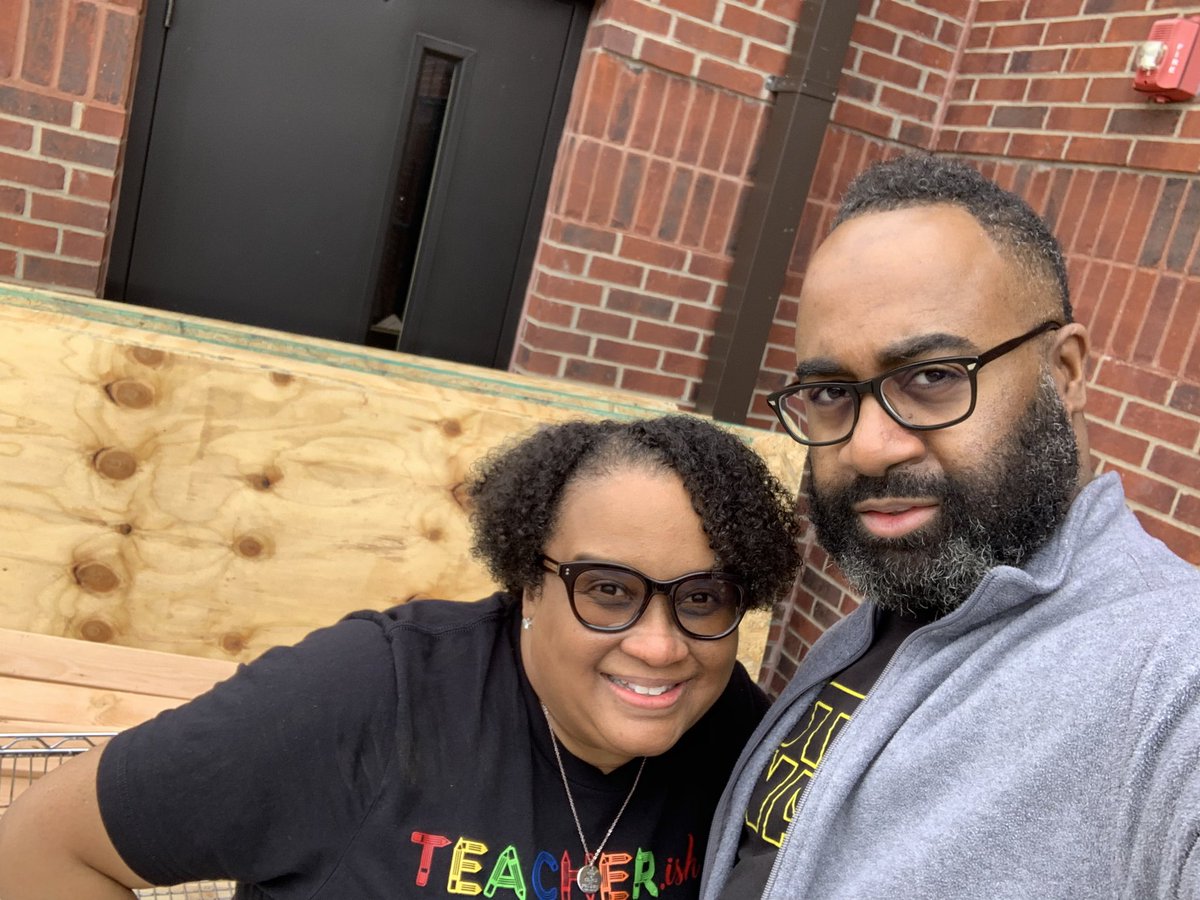 tanishawesby's tweet photo. Part 2 - A day of service in North Nashville at Lee Chapel w/@kwesby73! #MNPSEducators #NashvilleStrong https://t.co/uWVbTb9P6w