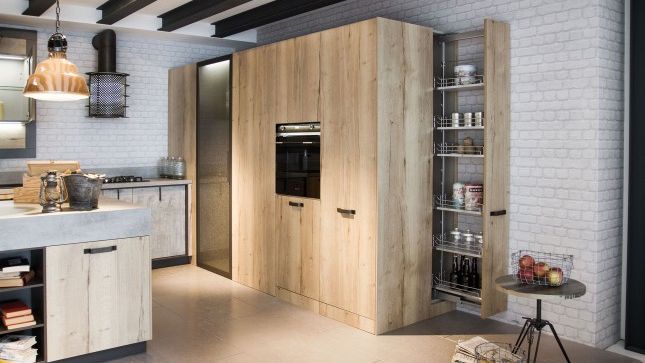 Dedicato a quanti hanno sempre sognato uno spazio dispensa o ripostiglio in cucina: il container, una stanza nella stanza, funzionale e smart, perfettamente integrata alla cucina. bit.ly/39zwwBp #kitchens #interiordesign