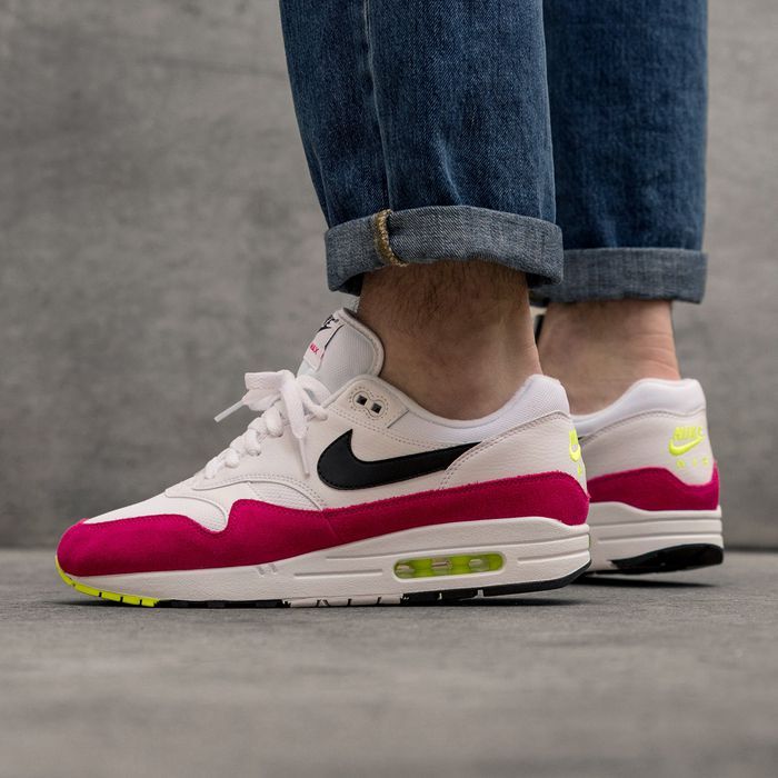 cement Luiheid medeleerling KicksFinder on Twitter: "Ad: The Nike Air Max 1 "Rush Pink" is just $79.99  + Free shipping at Foot Locker! Use code MARCH20 at checkout. &gt;&gt;  https://t.co/aSsDQqfsaC https://t.co/9RHKwpPv0e" / X