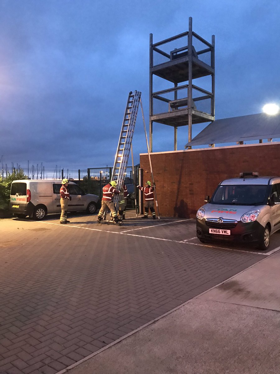 daipugh1's tweet photo. Busy night at the station tonight  at Aberystwyth Fire station with the on call crew carrying out various drills and tests. Another good session... @GorsafS @daipugh1 @iamthebigmont @rowlandpenrhos @arjames268 @yasar_aydogmus @mattkarenrobert @mawwfire @mawwfire @Carwynsionthom1 https://t.co/j4kHOnds65