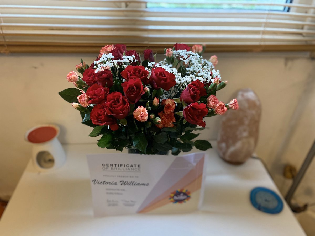 VickyWi58013038's tweet photo. Absolutely delighted with a beautiful surprise on the ward. #nurse #proud #med2 #westcornwallhosptial #rcht #feelingblessed #flowers #Certificate #lovewhatido #lovemyjob #lovewhereiwork https://t.co/LjulUOc0cg