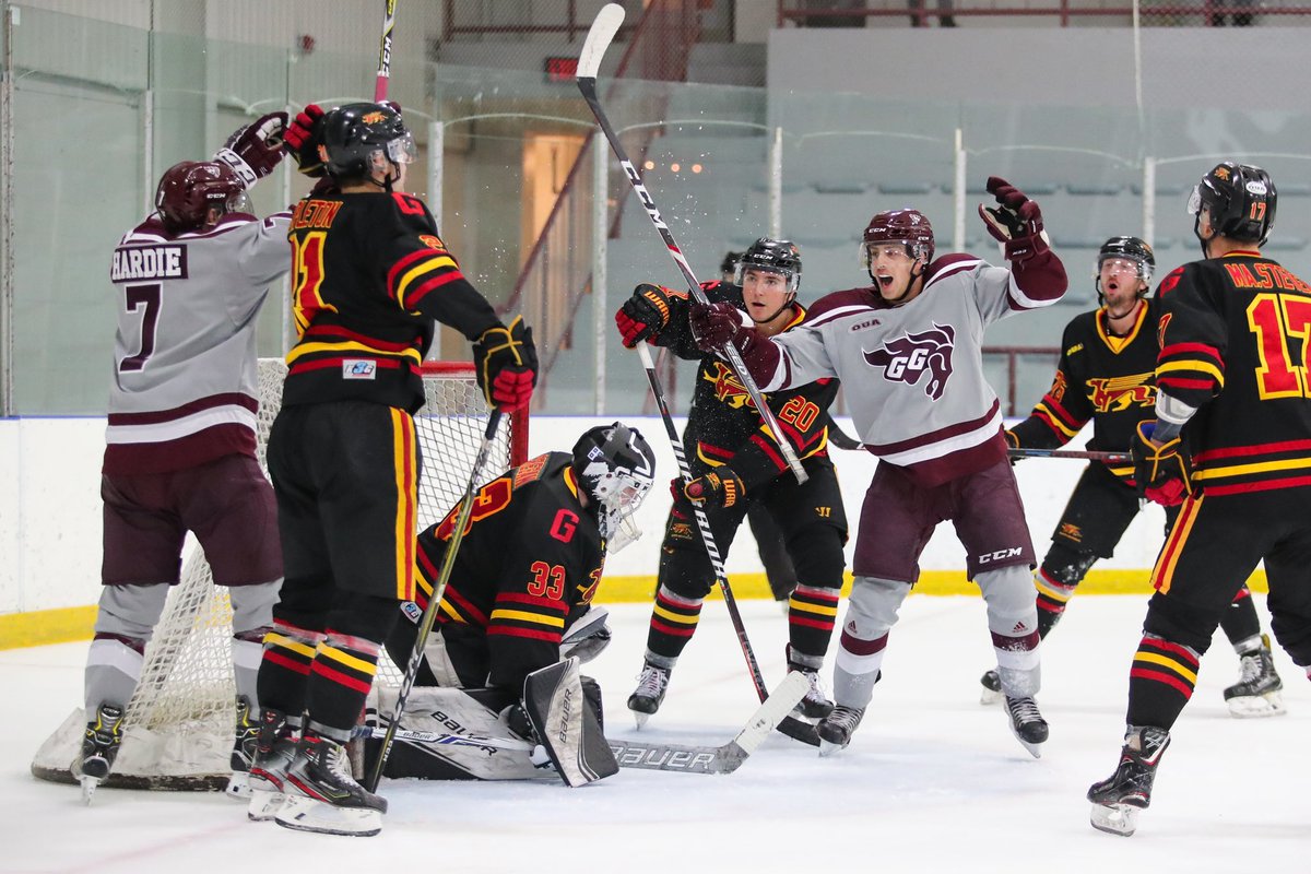 GeeGeesMHKY's tweet photo. Looking to be in attendance Saturday rocking the Garnet and Grey at Guelph? 

Get your tickets to the 109th Queen’s Cup here ticket🎫 : https://t.co/KxbhF1Mhsj 

They’re selling quick! #HorseHockey🐴 #FullCirlce 

📸 : @gregkolz https://t.co/IjrdhfAmYB