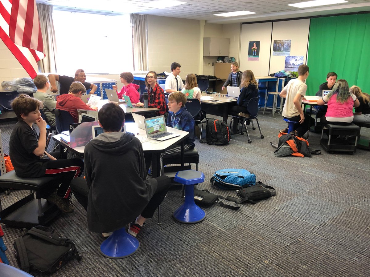 SJBearLibraries's tweet photo. It's after school, but things are still hopping in the UMS Media Center.  Whether you're getting a little work done with a friend, meeting with a tutor, or battling it out with the Dungeons and Dragons Club, the MC is the place to be! @sjschools https://t.co/jWg943Svu2