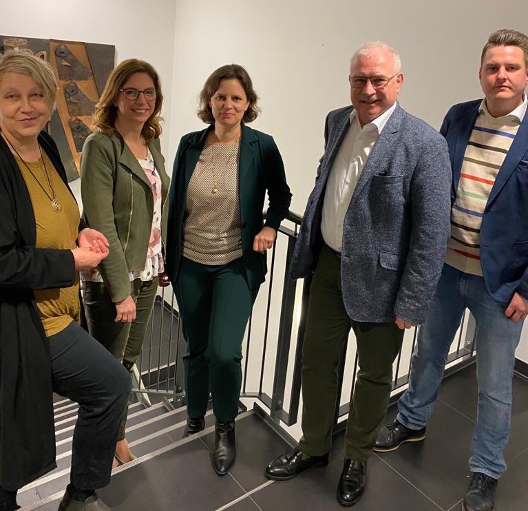 Sabine_Baetzing's tweet image. Sehr gut besuchte Veranstaltung zur #Kindergrundsicherung! Vielen Dank Staatssekretärin @Juliane_Seifert @BMFSFJ und an Margit #Strunk von der #Diakonie #AK für den spannenden Input und die konstruktive Diskussion. Die Zeit ist Zeit reif für die #Kindergrundsicherung!