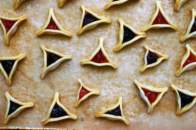 JewishTweets's tweet photo. It's that time of year again when our social media feeds are full of pictures of delicious looking hamantashen for Purim. Are you making this year? Any favorite recipes to share? Let us know! https://t.co/otPsTzYxH2