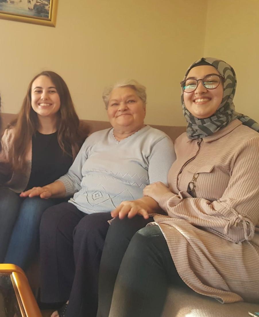 duzcegencyyd's tweet photo. Hız kesmeden etkinliklere devam...Bugün de huzurevi ziyaretimizde teyze ve amcalarımızla bol bol sohbet edip eğlenceli dakikalar geçirdik🤩Bu içimizi ısıtan ziyaretimizi en kısa zamanda tekrarlayacağız.Bizi takipte kalın.😉#gencyyd#iyilikiçingençlik#oradaveheryerde https://t.co/DPAI0EMSiy