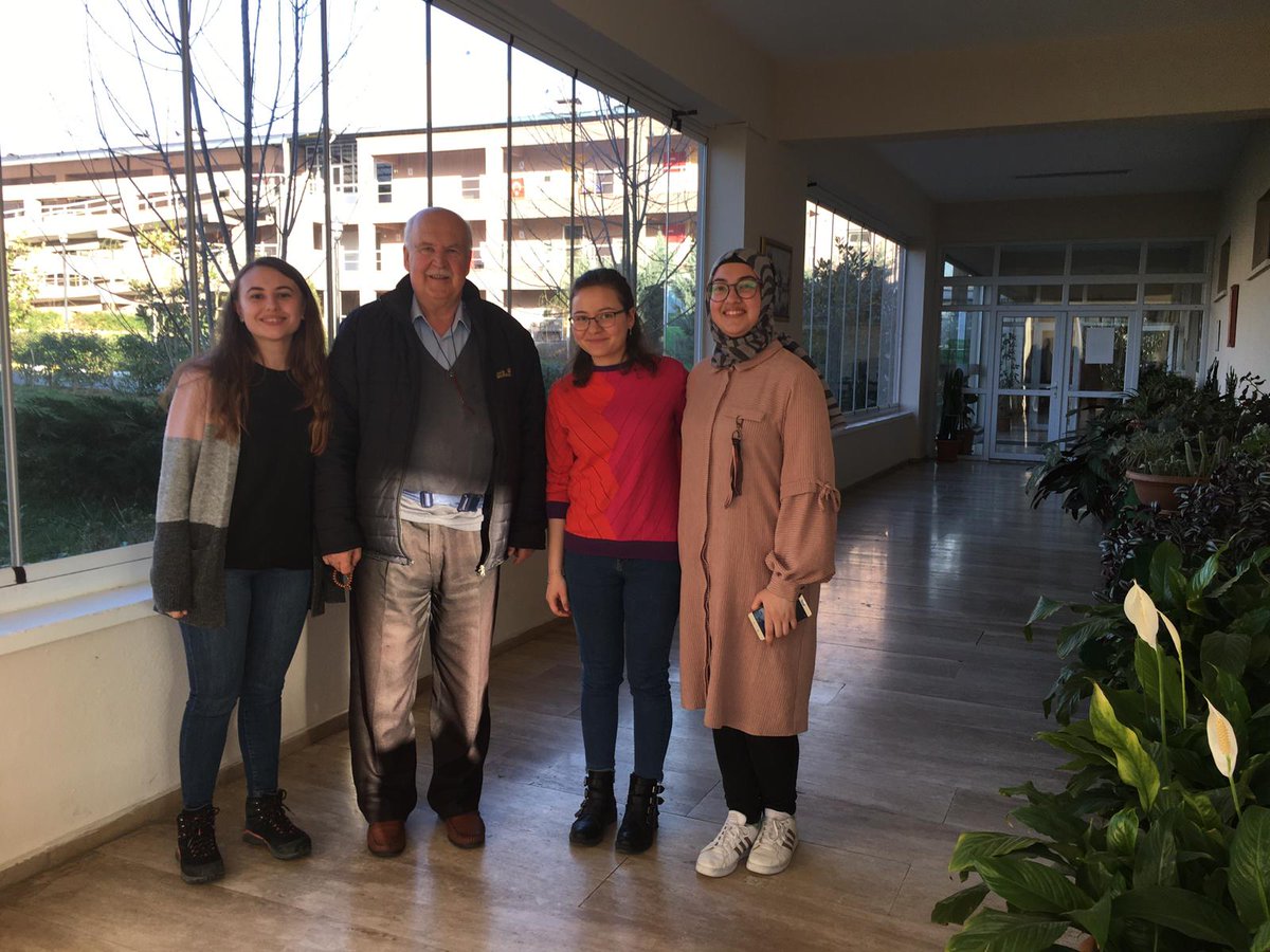 duzcegencyyd's tweet photo. Hız kesmeden etkinliklere devam...Bugün de huzurevi ziyaretimizde teyze ve amcalarımızla bol bol sohbet edip eğlenceli dakikalar geçirdik🤩Bu içimizi ısıtan ziyaretimizi en kısa zamanda tekrarlayacağız.Bizi takipte kalın.😉#gencyyd#iyilikiçingençlik#oradaveheryerde https://t.co/DPAI0EMSiy