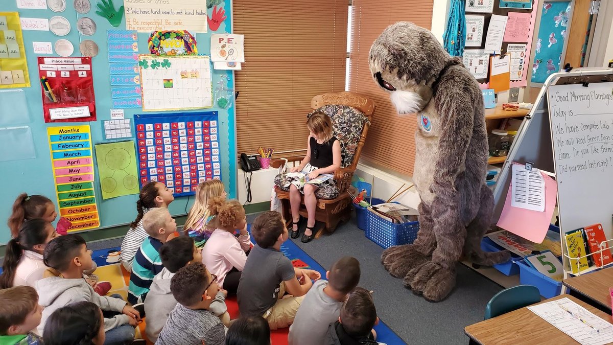 MPFoundation's tweet photo. Our friends Lindsey and Josh the Otter are celebrating Read Across America week and giving out water safety tips!
#mpfoundation #joshtheotter #watersafety #readacrossamerica https://t.co/dicWGimq22