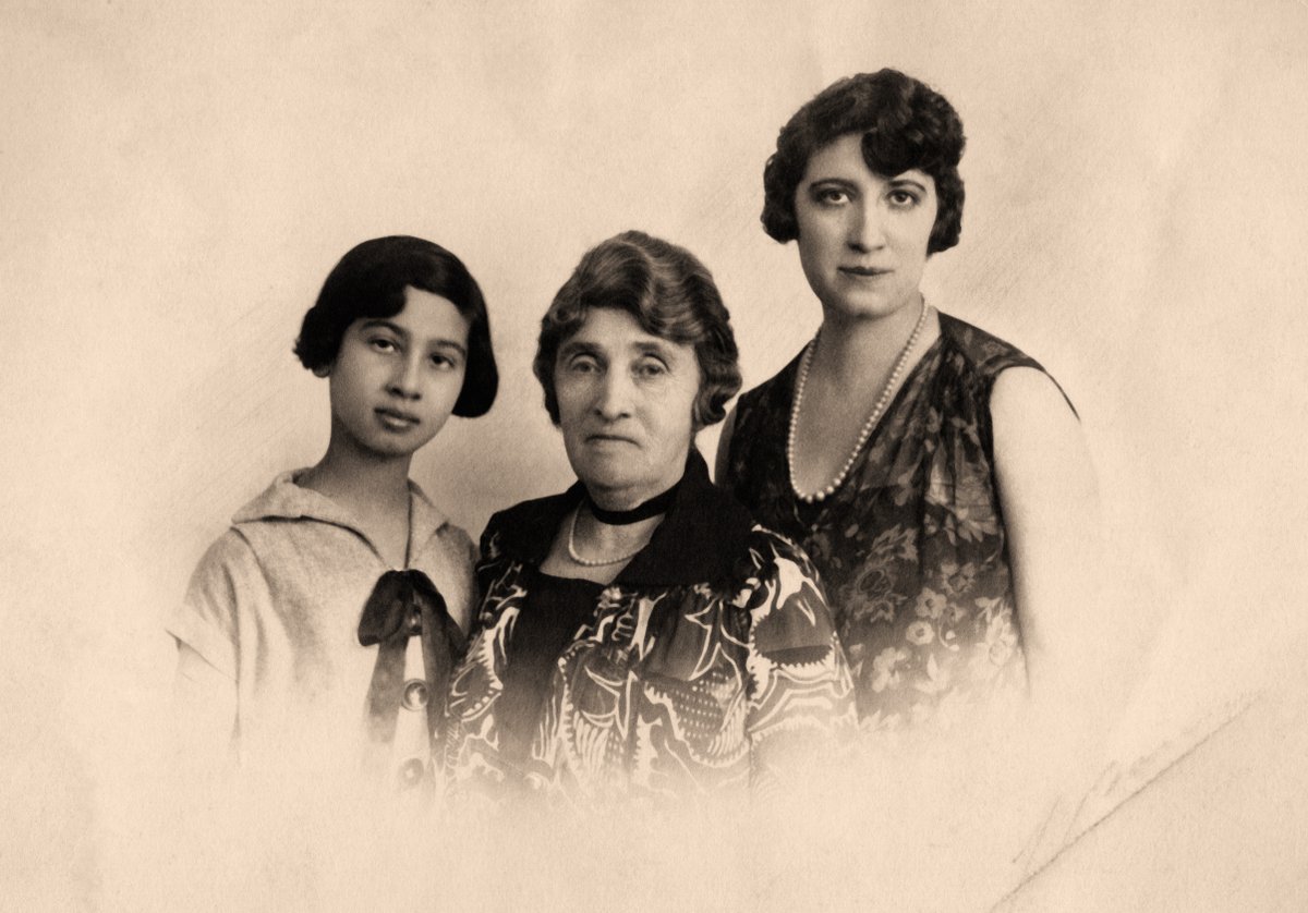 AQuestionofSurv's tweet image. #SephardicJews came to the #Balkans after they were expelled from Spain in 1492 and settled at than the Ottoman Empire. Many of the small Sephardic communities were decimated during the #Holocaust except the #BulgarianJews. @SephardicUW @USCShoahFdn @AmericanSephard