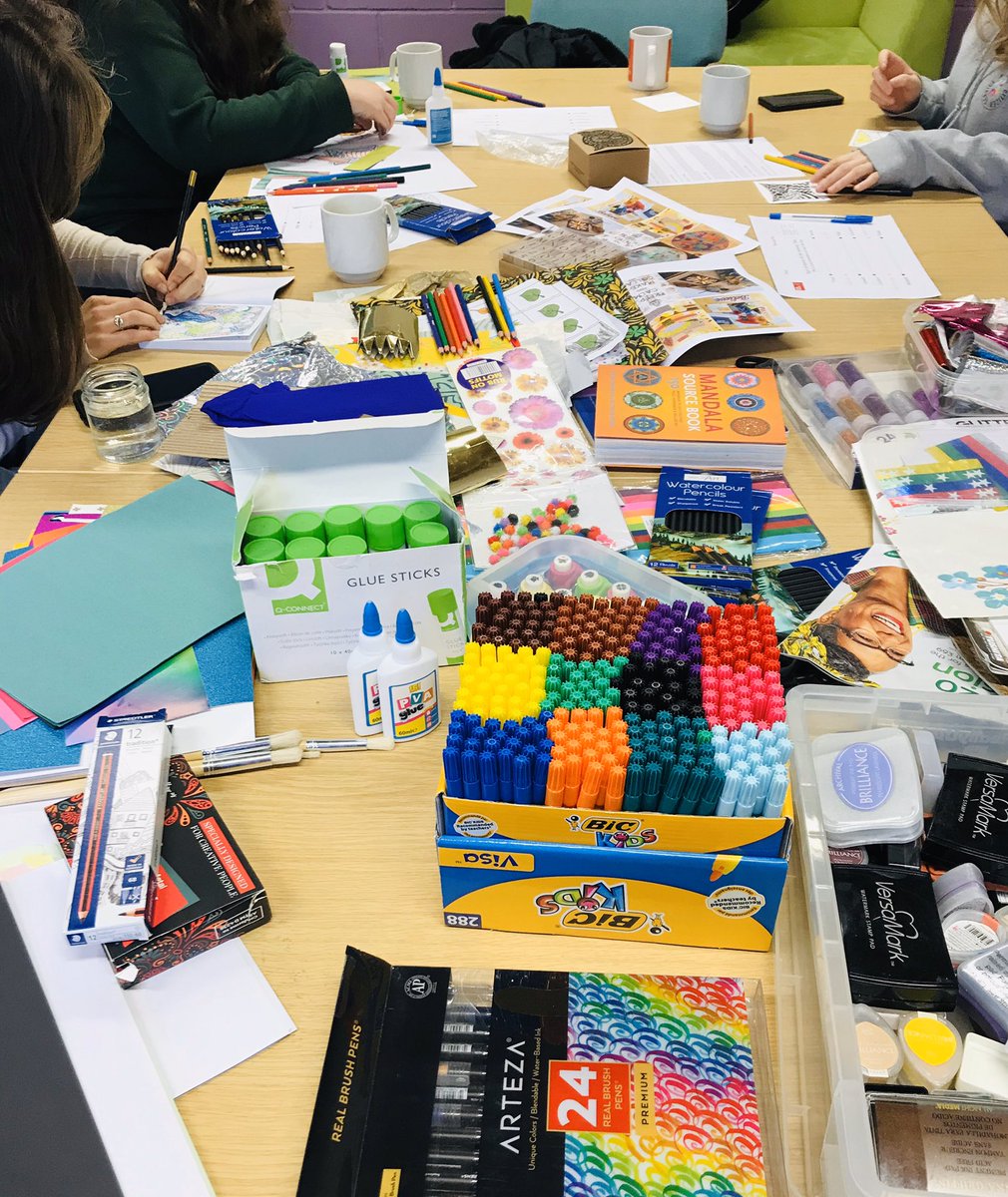 UWEHealthPsy's tweet photo. Week three of our #socialprescribing #artsonprescription programme- #collaging and continuing some #Zentangling @PsychUWEBristol @Creativepsyche @mariepring2 @FeelGoodUWE @UWE_Wellbeing #healthpsychology #artsandhealth https://t.co/JKNBc7Qo4t