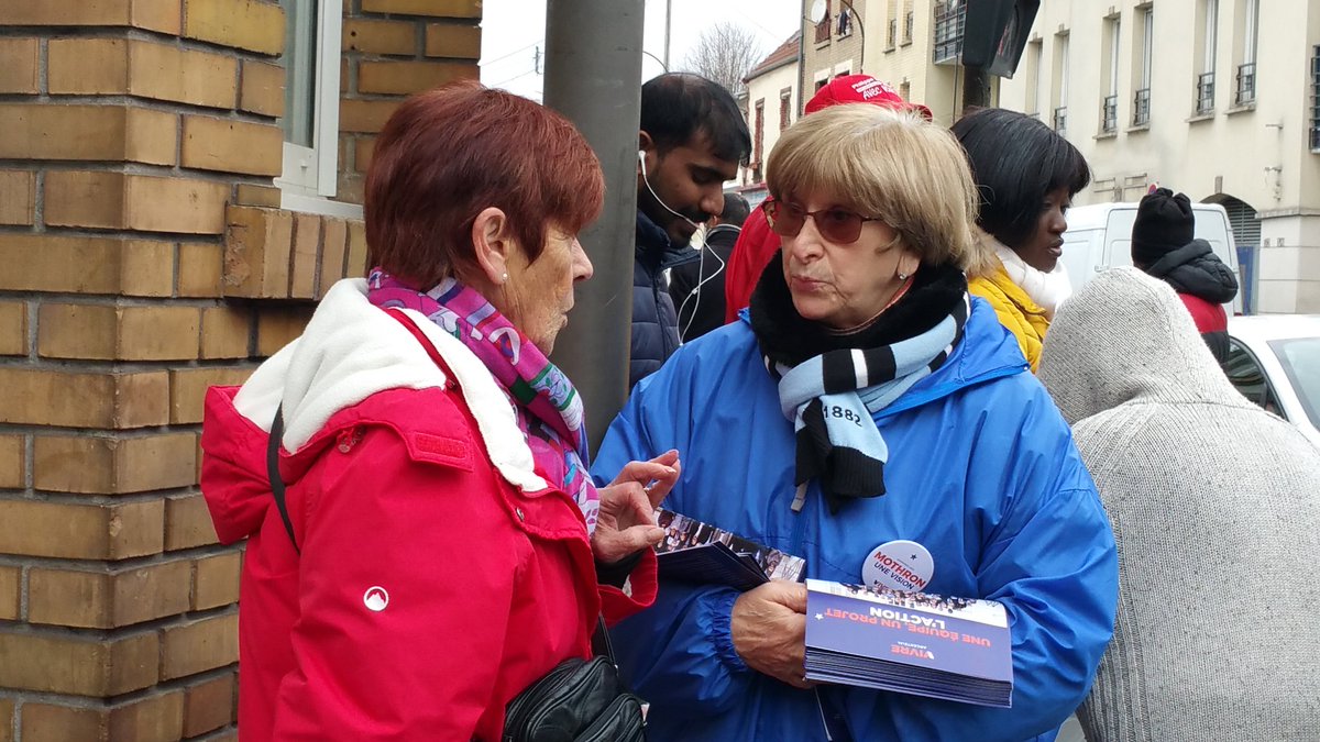XavierPERICAT's tweet photo. Ce matin, en avant-première avec @GMothron pour faire connaître les colistiers de @Mothron1Vision au marché des Champioux ! #Mothronunevision #UneEquipeUnProjet https://t.co/39ZMUMMAoX