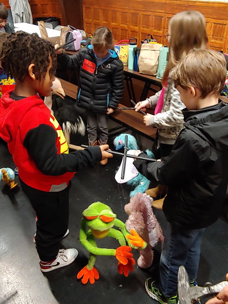 ShelbyBuzz's tweet photo. Fun trying out the puppets https://t.co/oyqFag01pF