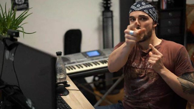 Watch Danny having fun with one of our current mixes!!! 🔥🔥🔥
We are soooo looking forward to release our album! We will keep you posted 💚✔️
.
.
.
#oversense #oversenseofficial @dannymeyermusic #mixing #studio #studiorecording #dannymeyer #newalbum #we… ift.tt/2Tmudw0