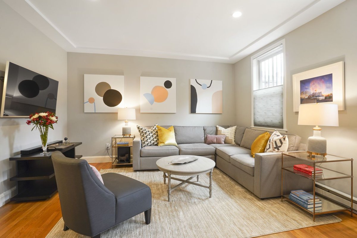 MEREluxBoston's tweet photo. Accepted #offer prior to first open house!!
524 #Shawmut Ave #2 
2bed/2.5bath duplex with private roof deck
Initially priced at $1,050,000
Looking for #results? Please reach out to me so we can discuss your #RealEstate needs.
#AimHighBoston https://t.co/npxI9sXCEu