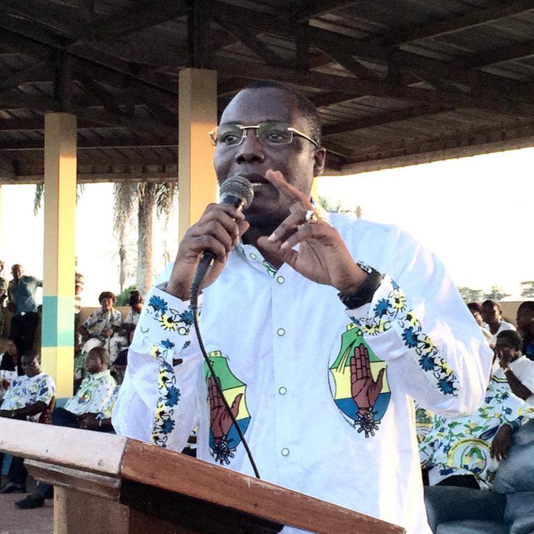 Smndong's tweet photo. #Libreville, le 4-03-2020 - @pdg2R
Vu la nécessité de garantir l’unité, la cohésion, l’équité et la justice au sein du parti, le militant @OnangaO , préalablement exclu, est réhabilité.
#Continuons #PDG2R #LeProgrammeEstVaste🇬🇦💪 https://t.co/Gduv8wtzvI