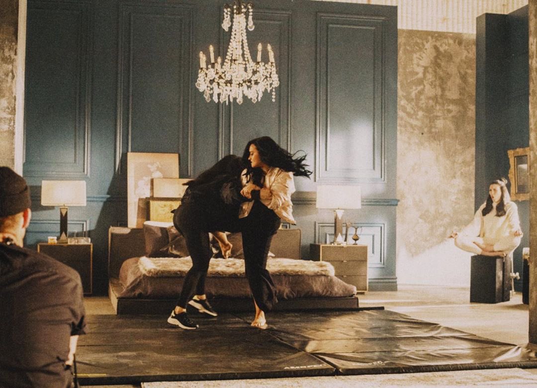 bearsoneil's tweet photo. demi lovato beating demi lovato up and demi lovato is watching it while meditating https://t.co/exmL7Ok6o2
