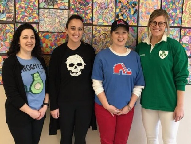 SraClarkCCHS's tweet photo. Celebrating language learning during National Foreign Language Week. Today was Spirit Day! #LanguageMatters @PrincipalSzipp @ConoverKelly @ChristineLopar2 @LeadWLanguages #cheekhs https://t.co/rBaX2DcRb4