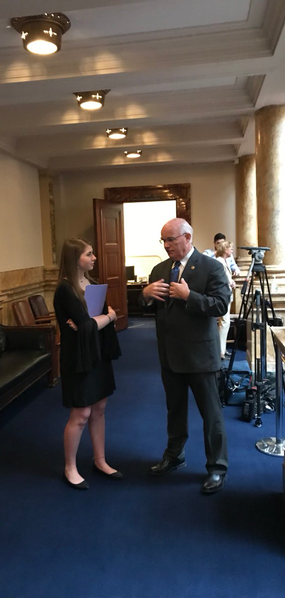 CHFSKy's tweet photo. Great day at the Capitol today as @FRYSCKy pages had a chance to get an understanding of the legislative process and help out their local representatives and senators. More than 170 pages will be used over 7 days this session. https://t.co/8Fu4Xsbbmr