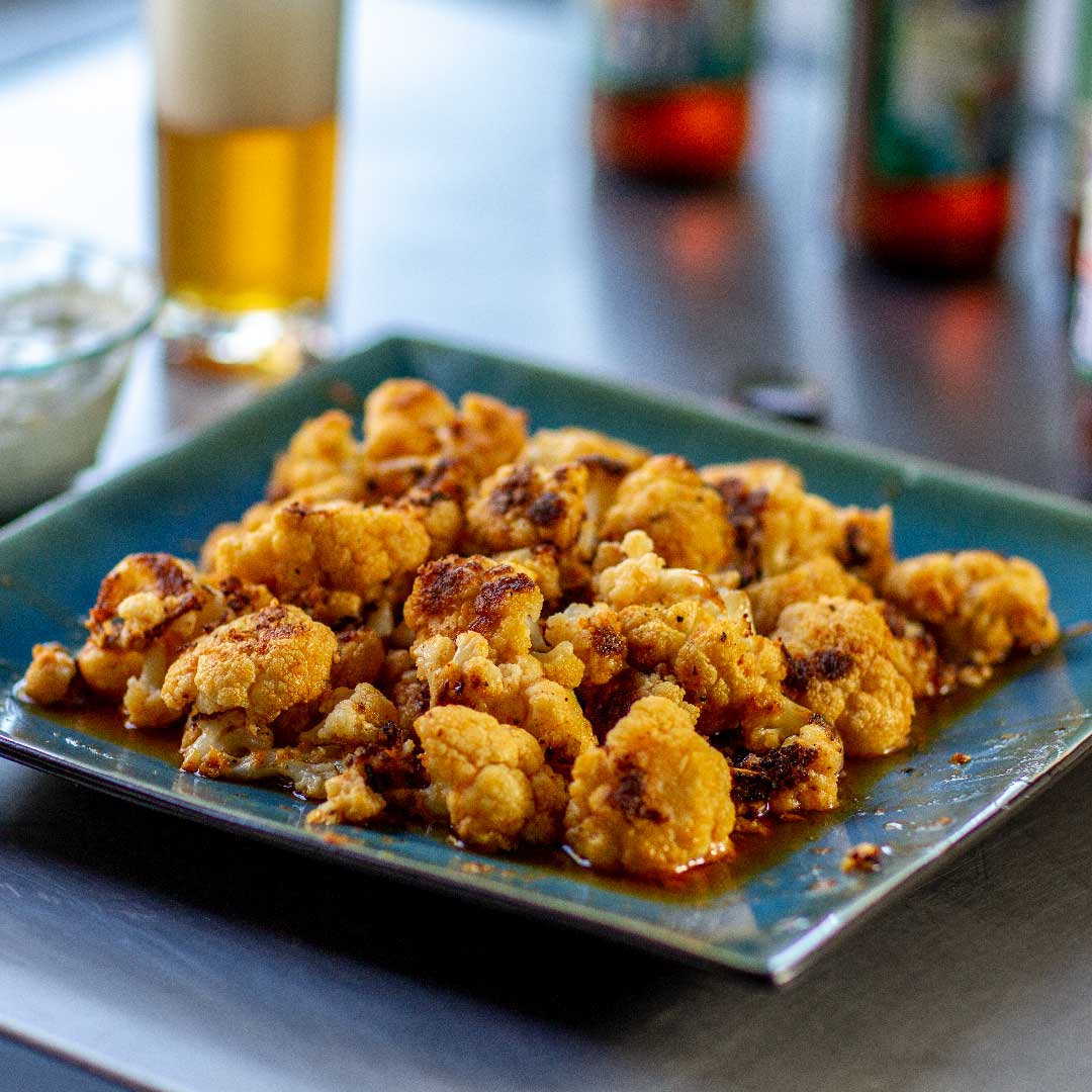 BigGreenEgg's tweet photo. Wing Crush Wednesday vegetarian style! These Roasted Nashville Hot Cauliflower “Wings” are so delicious you won't miss the chicken.
Recipe ☞ https://t.co/qBEdGlpxEr
#BigGreenEgg #TheUltimateCookingExperience #WingCrushWednesday #Cauliflower https://t.co/mewJ4WwLKb