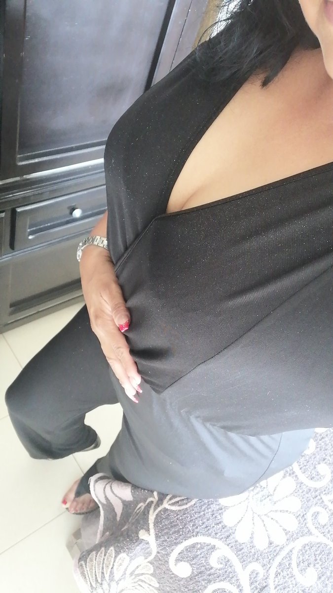 Morenamoxa2's tweet photo. Fuimonos a cubrir citas.... A coger se s dichooo https://t.co/dMbDSa7boZ