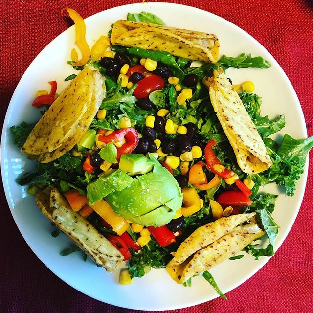keencrown's tweet photo. I am so blessed to be married to a wife who pours love into every meal she makes. She keeps it fresh and fun...and sometimes even funny. Ready? “Taco Salad! 🤣 Kale salud 🥬 with “mini-chicken-tacos” 🌮, all the fresh fixings, in a Cilantro Lime Dressin… https://t.co/7bFRy13BAl https://t.co/gauqkjHKja