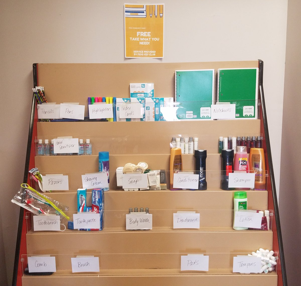 Elliott_Gov's tweet photo. @fkhs_key_club Check this out! Free to all FKHS students, but please take only what you need. Others might need something also. :-) https://t.co/a61lDYh3ne