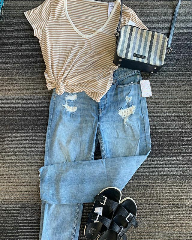 RunwayTacoma's tweet photo. New spring outfit anyone?
NWT Free People Jeans: 29 $22.75
NWT A&amp;F top: L $9.25
Jane and the Shoe sand sale: sz 7 $8.75
Crossbody bag: $8
#runwayfashionexchange #tacoma #253 #shop #thrift #pnw #washinton https://t.co/MjAQ9Rqm81 https://t.co/94o2wgIF4n