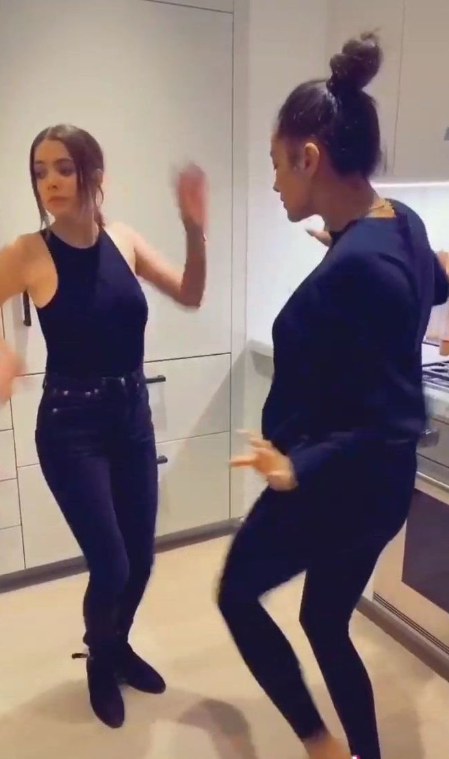 butterflylede's tweet image. where are my buttahbenzo stans?
#buttahbenzo 

@shaymitch @AshBenzo