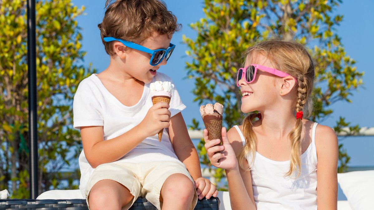 Pack up the family for that #Houston vacation! Kids 12 &amp; under eat FREE during their stay! 💲 🍽️ 😊 #houstonmarriott #hoteldeals #kidseatfree bit.ly/2oLSWxq