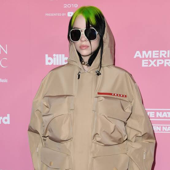 letsgetrowdie's tweet image. Just realised my toothbrush looks like Billie Eilish