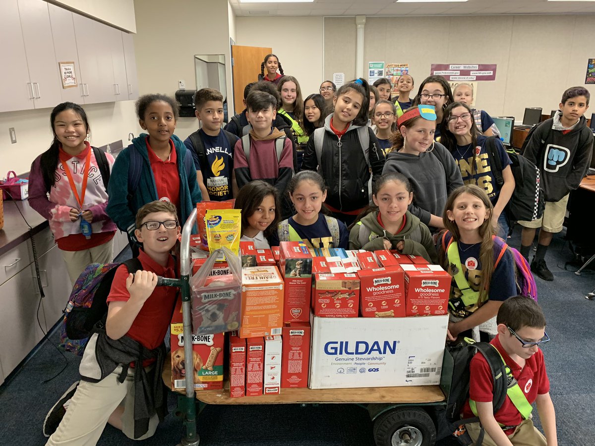 KarenM2016's tweet photo. Collegial Comets collected 67 boxes of Milk-Bones for the Humane Society! @CannellaElem https://t.co/c3Azv3rctb