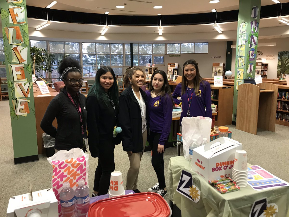 TeachInBCSD's tweet photo. @BCSDcareers What a great way to start the day at Bluffton High School. Members of the Zonta club delivered coffee and quiche, in appreciation of strong women. #BobcatPride #blufftonhighschool #Zonta #LoveWhereYouWork #lovewhereyoulive #wearehiring https://t.co/yAtWGa1FuJ