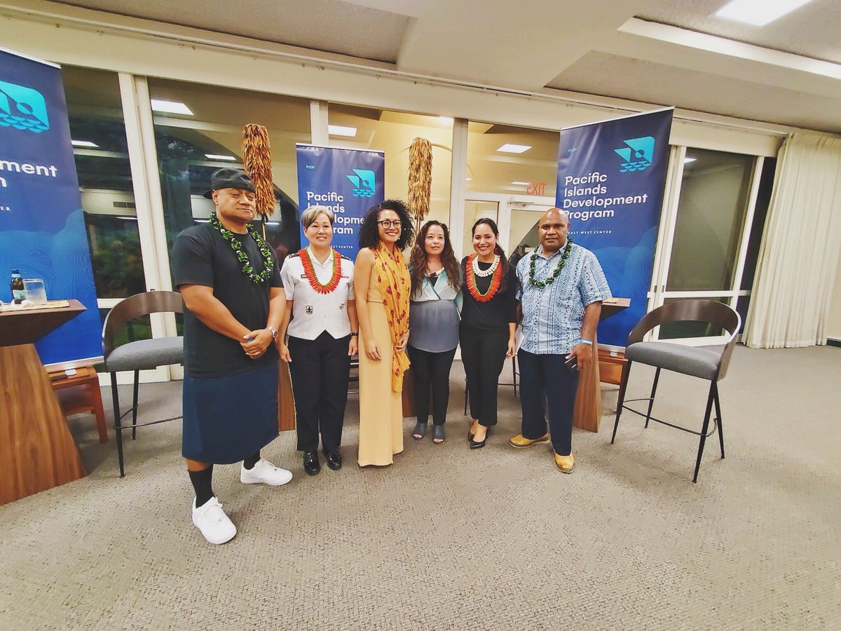 OfficeRmi's tweet photo. Talanoa with Pacific Leaders

February 28, Consul General Isabela Silk ekar bok kwonaan ilo juon ien bok melele ippen jet iaan ritel ro jet ilo Pacific in ikijeen jerbal ko rej edro kaki im bar einwot ilju im joklaj eo an armij in Pacific https://t.co/14u2MGOasE