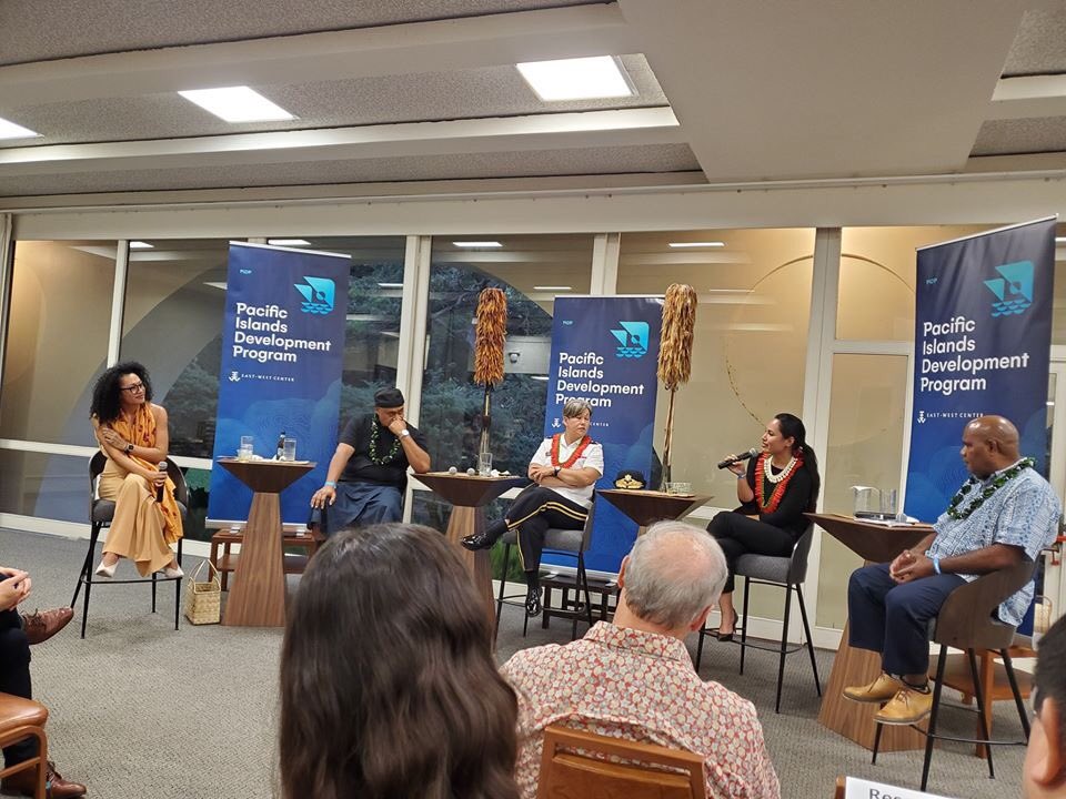 OfficeRmi's tweet photo. Talanoa with Pacific Leaders

February 28, Consul General Isabela Silk ekar bok kwonaan ilo juon ien bok melele ippen jet iaan ritel ro jet ilo Pacific in ikijeen jerbal ko rej edro kaki im bar einwot ilju im joklaj eo an armij in Pacific https://t.co/14u2MGOasE