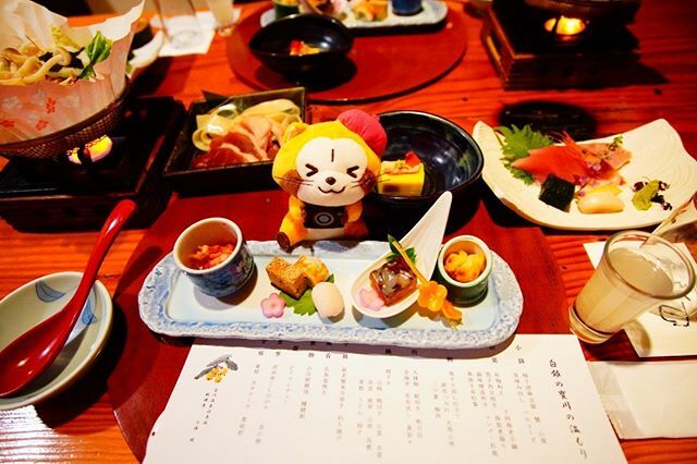 7fj's tweet photo. ここの晩ごはんメッチャ量出てくる；；
群馬の人ってたくさん食べるん？(´・ω・`)
. https://t.co/jFwtpjEbQd https://t.co/qLaYAejQov
