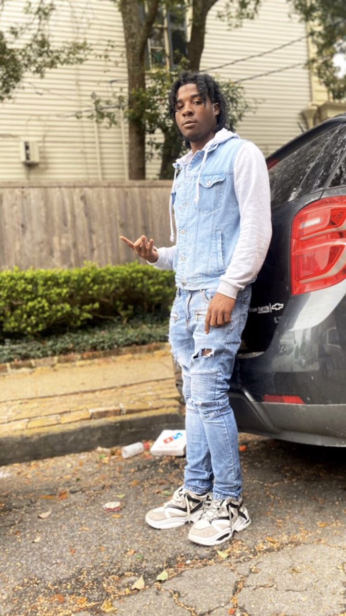 Laarob1's tweet photo. Same Ninga from the trenches never changed up 🤟🏾 https://t.co/c5XK0cKaI4