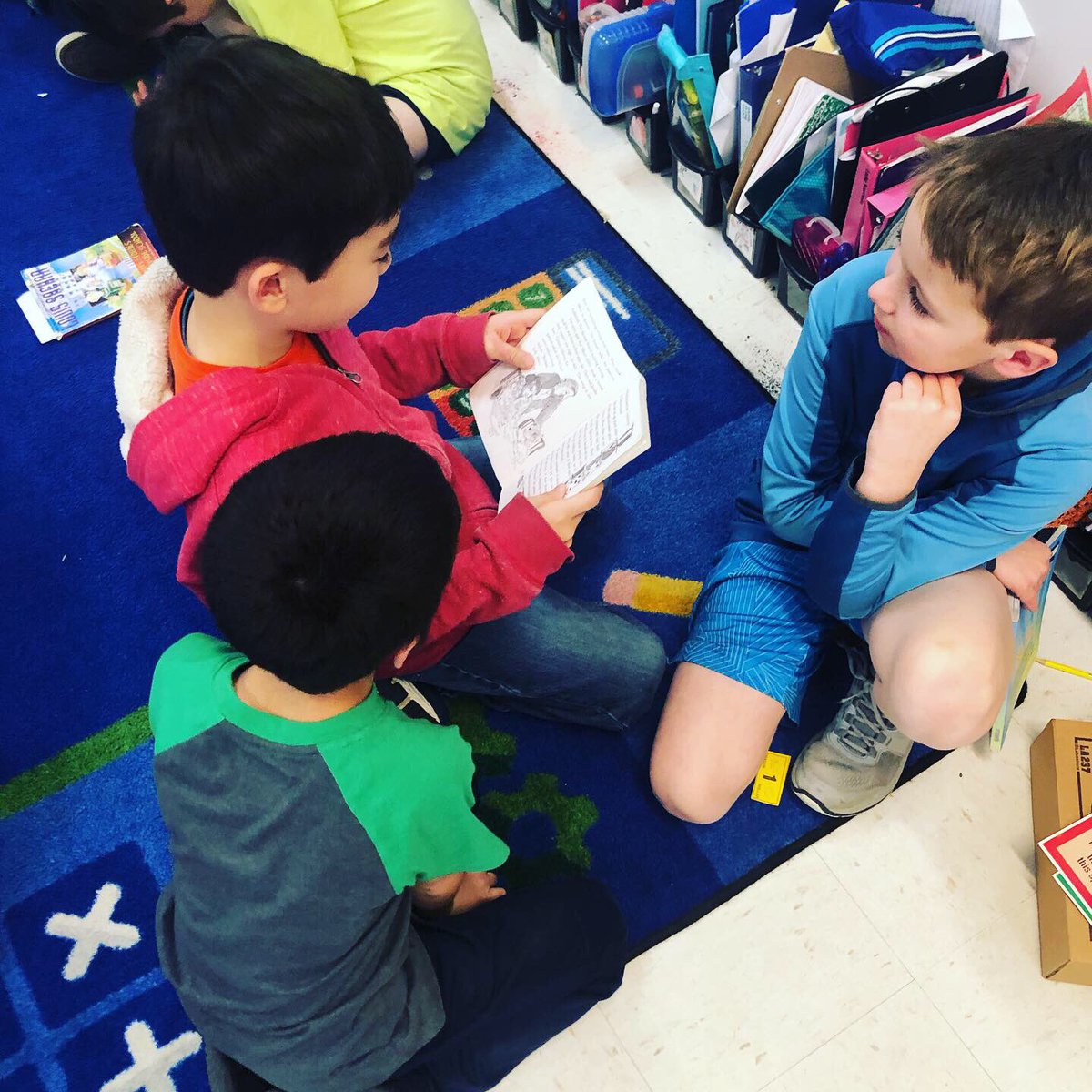 Loved reading with Mrs. Rumbaugh’s 4th graders for #ReadAcrossAmericaWeek <a href="/GRESDragons/">Greenfield ES</a>