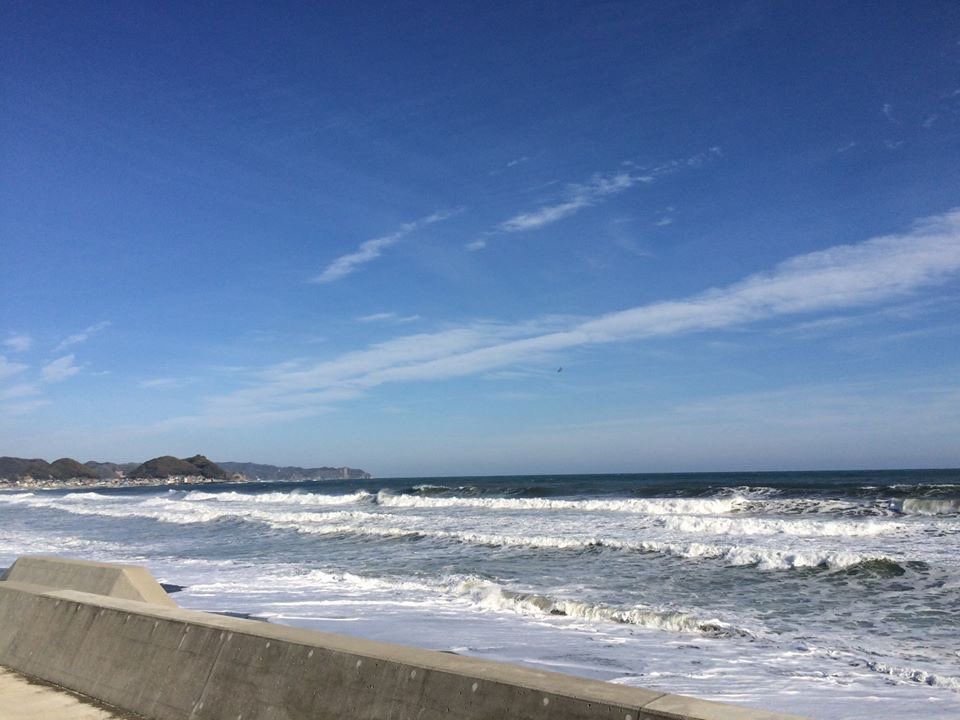 「学校休みでラッキー」ですとっ！
近くの遊戯施設は、子供たちがたくさん集まっています。
ショッピングモールもね。
SNSのデマで買占めがある時代なんだから政府もうまく活用してよ‼︎
若者が感染しても軽症なんて嘘だよ。
隔離じゃなく、入院してるんだからさ
そんなにスカスカな頭なの⁇