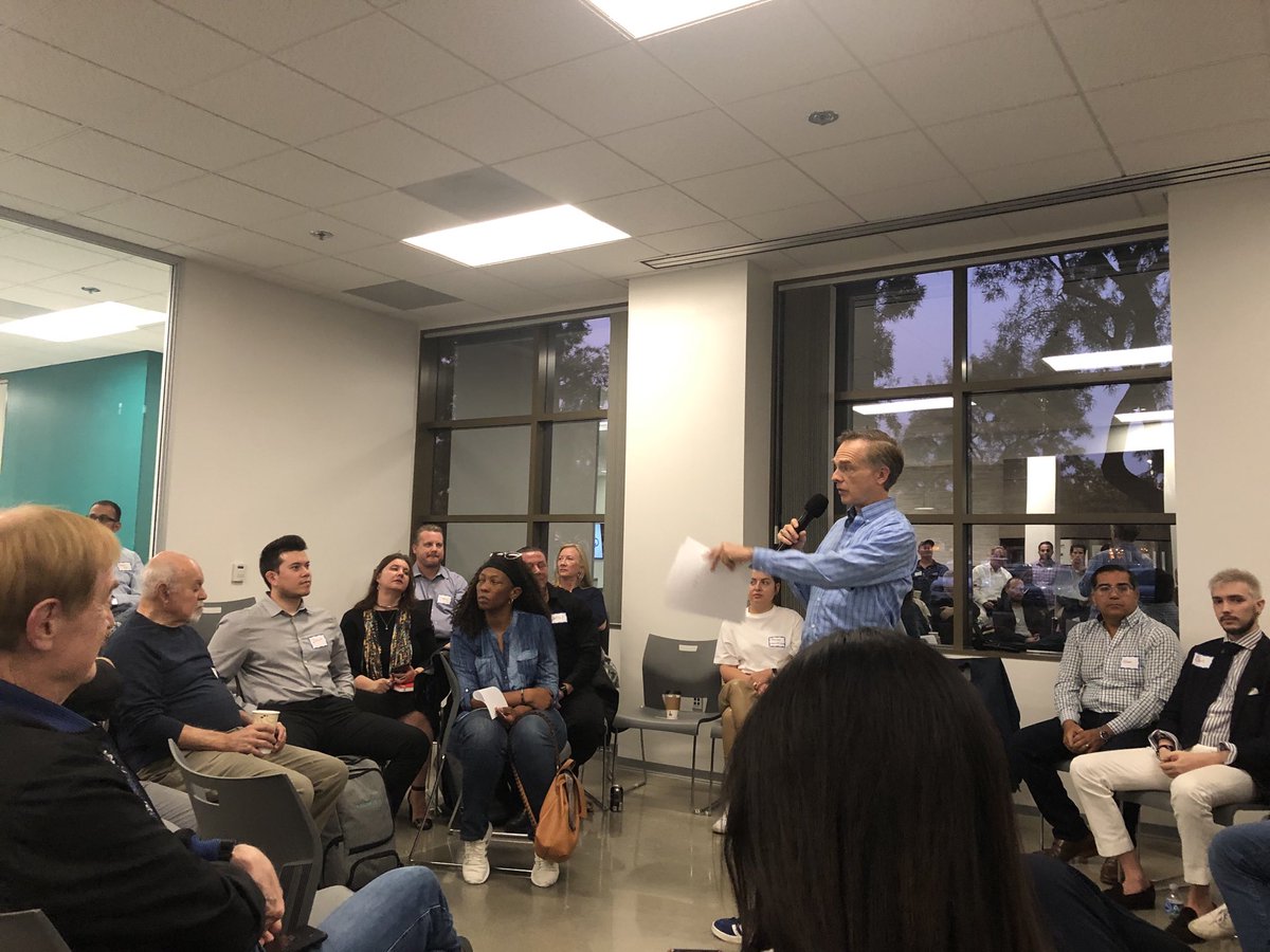 josh_bickett's tweet photo. @ocstartupnews and Scott puts on an awesome event.
#growthoc https://t.co/dIGn7ifvM9
