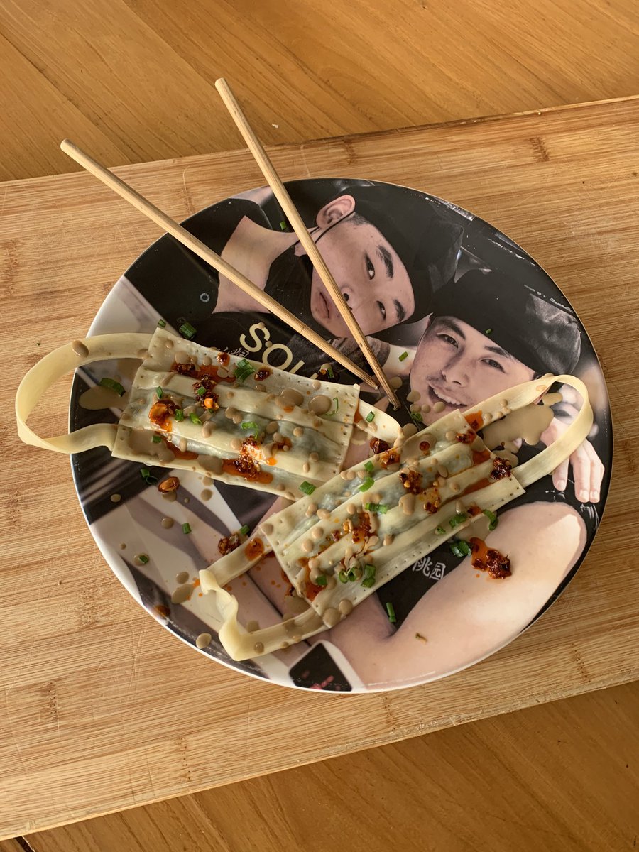 kaimano78's tweet photo. Steamed vegetables ravioli masks for breakfast!!! Quando la fame è più forte della paura. #thisismequarantine #quarantine #coronavirus #shanghai #vegetables #ravioli #italian #chinese #souvenir #shanghai_souvenir #romagnainchina @2020_antivirus @chinafiles @ThatsShanghai https://t.co/GoXyR1Y0Kx