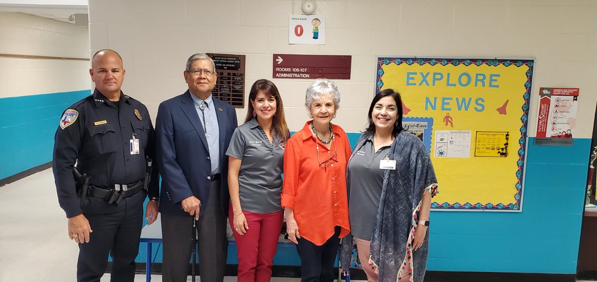 dianaybar05's tweet photo. Thank you to our Rock Solid Community Leaders that came out to read to our amazing Explorers!
#GalvanExplorers #ccisdproud https://t.co/QRNYECyu1k