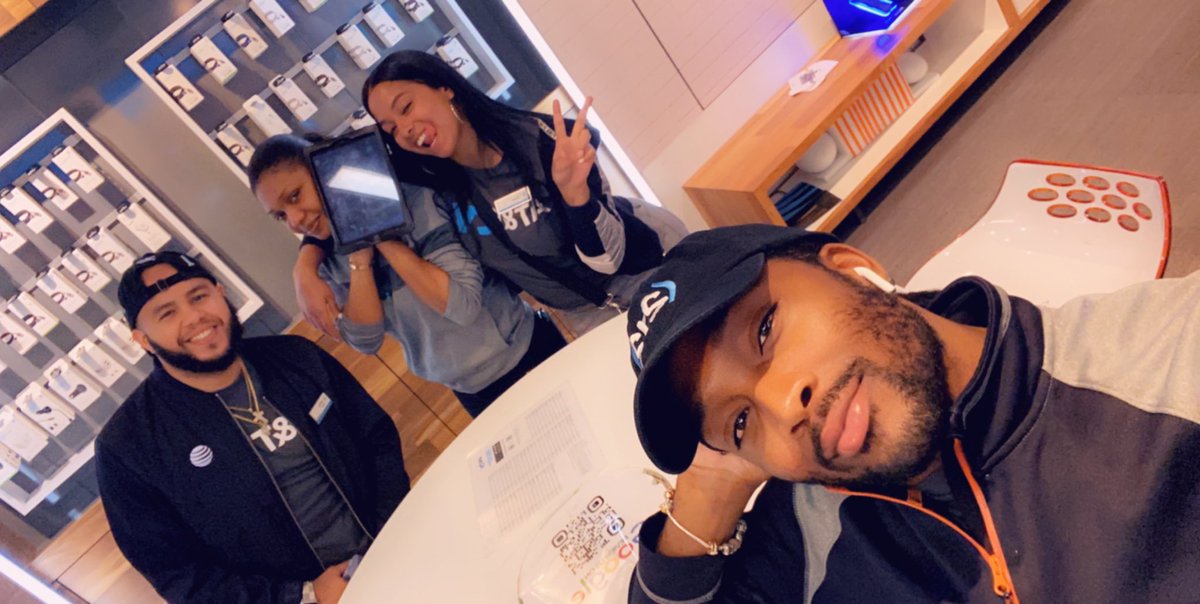 Another successful day from 57th. Hitting our activatER goal for 4th straight day <a href="/DalfreNYC/">Dalfre Torres</a> @MaxAcevedo8 <a href="/Danny_Perez_01/">Danny Perez</a>