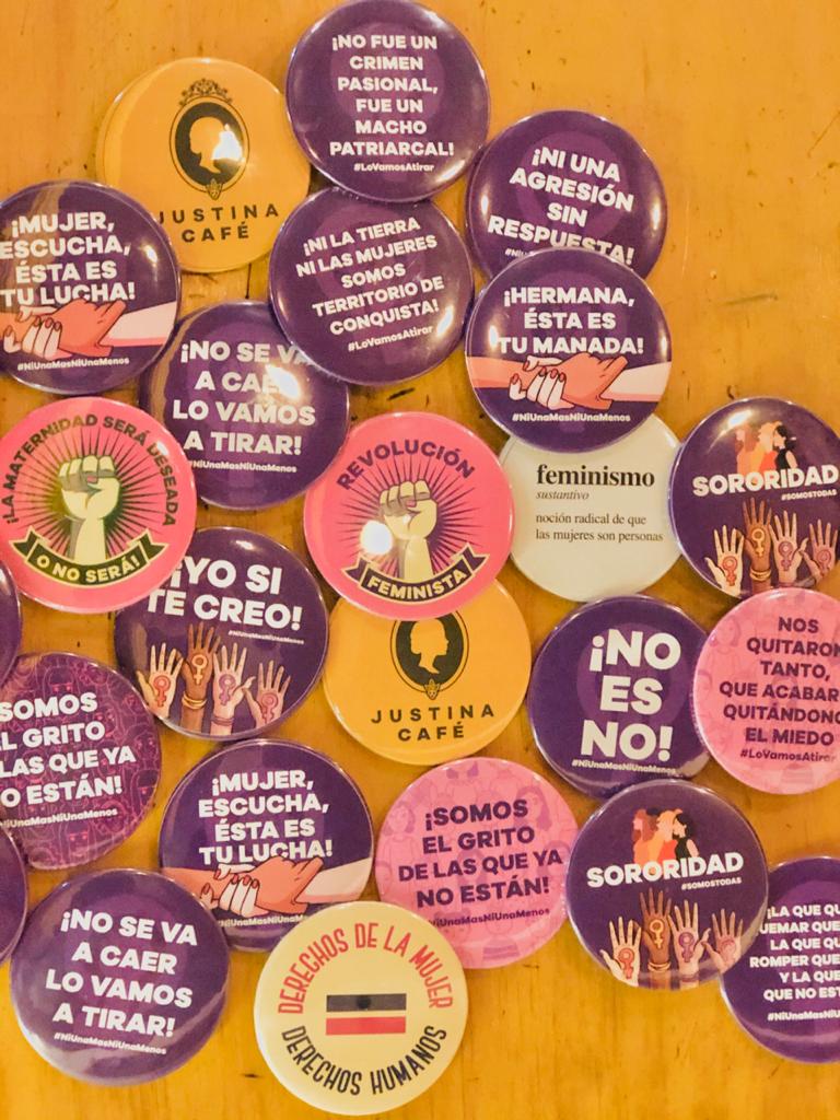 ButtonMkting's tweet photo. Recién saludos del horno...

Botones para #UnDiaSinNosotras https://t.co/cqC1dXwfQm