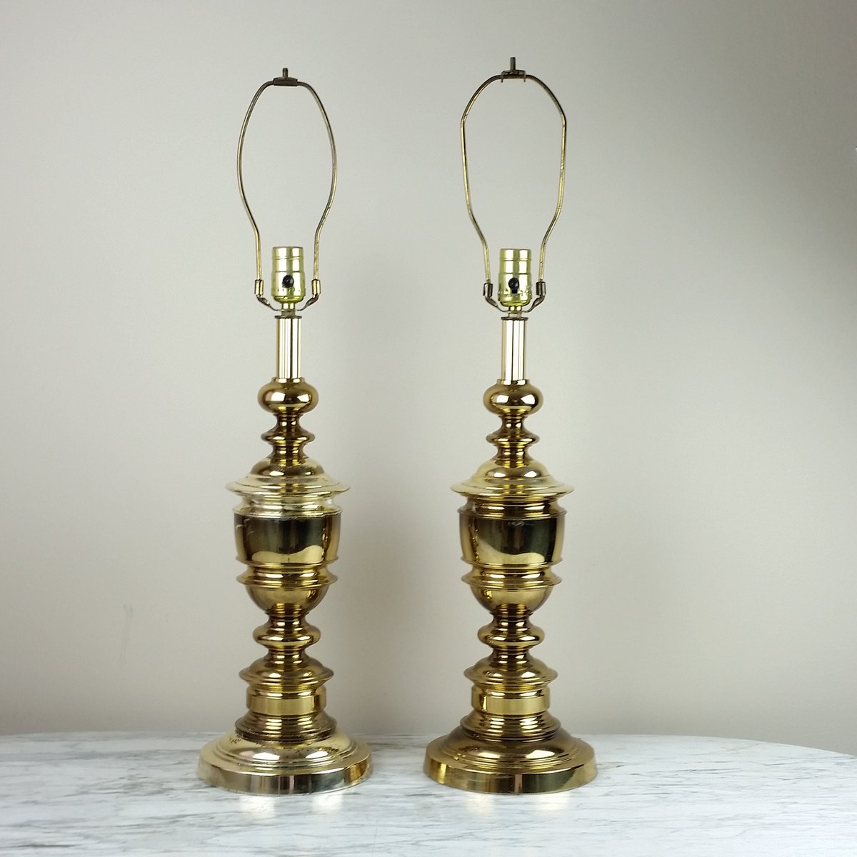 LaughingOwlShop's tweet photo. Vintage Pair Mid Century STIFFEL Brass Trophy Lamps Hollywood Regency https://t.co/PwfMBqC0Zm #midcentury #brasslamps #stiffel #vintagelamp #shopvintage #vintagestyle https://t.co/jDSjAw8923
