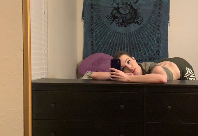 Had an amazing day sucking 10 dicks 🥰 I&rsquo;ll be relaxing tonight and answering questions on insta and curious<a href="/tag/realloyalfans"class="tags"><span>#realloyalfans</span></a>