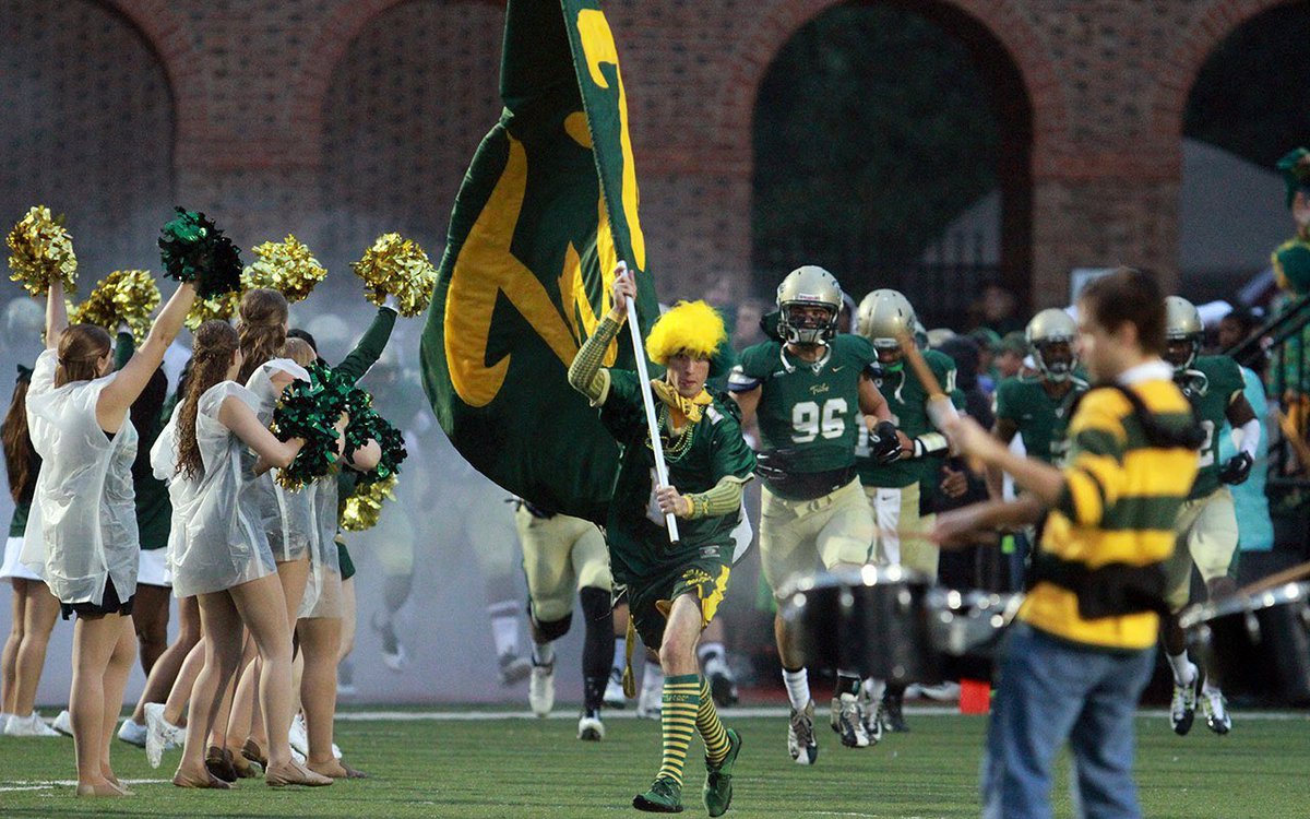 NasCook1's tweet photo. Excited to receive an offer from The College of William &amp; Mary @DTBlackstock @CoachDowl @MBAFootball @Rbcoachdgraham @_Elite3 @CSmithScout @RileyElite3 @WMTribeFootball
#GoTribe #TribeFootball #BoldlyPursuingExcellence https://t.co/3f4mhMXUOL