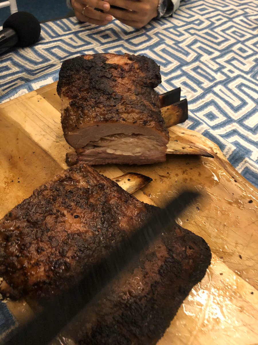 BrasaMaster's tweet photo. 💨 Short Ribs ahumados, esto cocinaremos junto a @chefluismaldonado y @CharbroilE en el Workshop este 14 de Marzo en #Samborondón.🔥
.
La 🍺 que nos acompañará será #Edelmeister 👌
.
Pocos cupos disponibles, inscripciones 📲 +593 99-793-4077🔥
.
.
.
#Gye #Guayaquil #Samborondon https://t.co/xReBcJeZxk