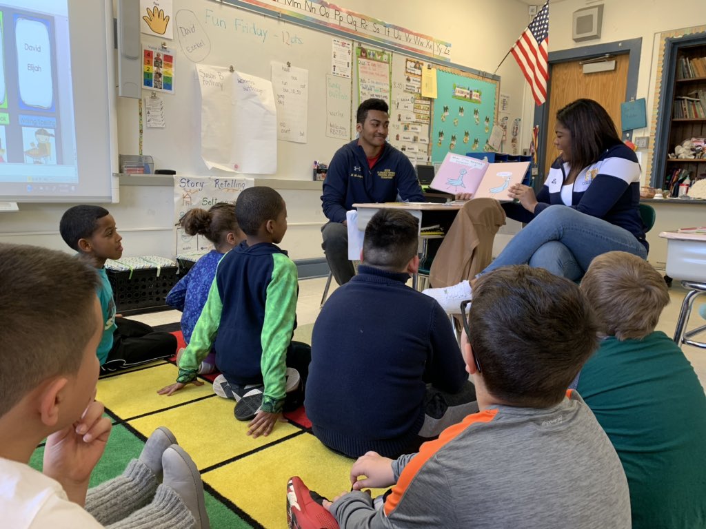 FJvoorhees's tweet photo. We had some amazing guest readers from Florence High School!! https://t.co/SoZ8jlUYXF