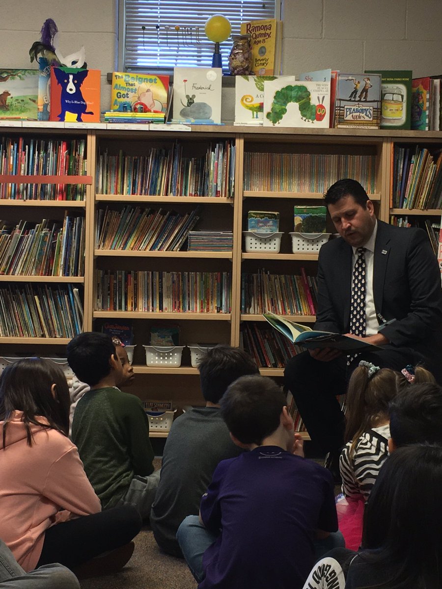 RLMsRYoder's tweet image. What an exciting treat! @PSEATreasurer Jeff Ney came and shared some stories with us to celebrate Read Across America week! @rlschools @MGElemSchool