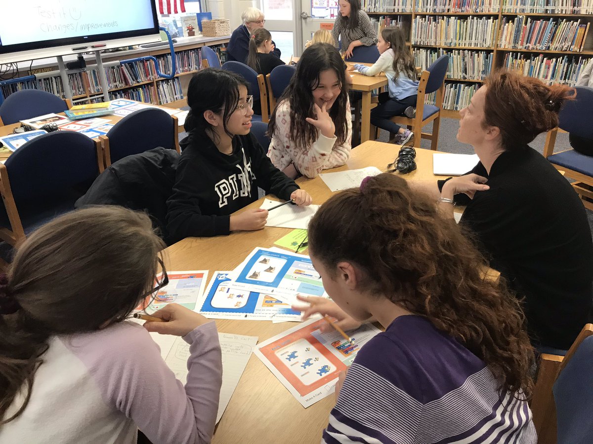 VerlichMj's tweet photo. Our DES Girls Who Code Club is going strong! Shout out to our wonderful women engineers for volunteering their time to code with our girls! #GirlsWhoCode #DesCoders #FutureComputerEngineers #WomensHistoryMonth https://t.co/F8a19TjYEQ